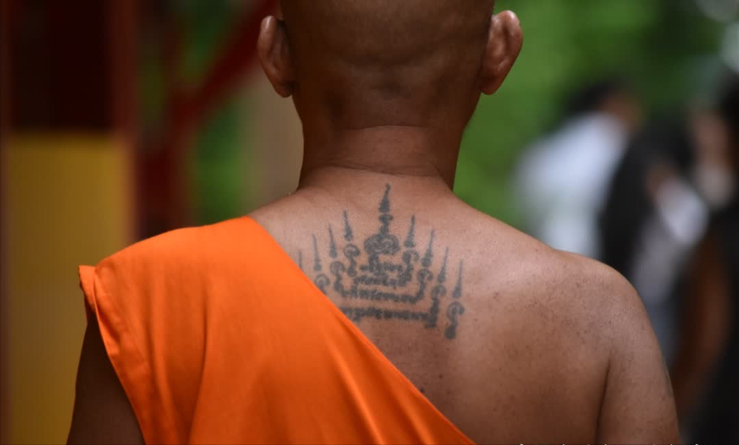 带护身符,符咒纹身可刀枪不入?柬埔寨人到底有多迷信!