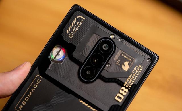 4589元全面屏手机,第二代骁龙旗舰芯,红魔8pro测评