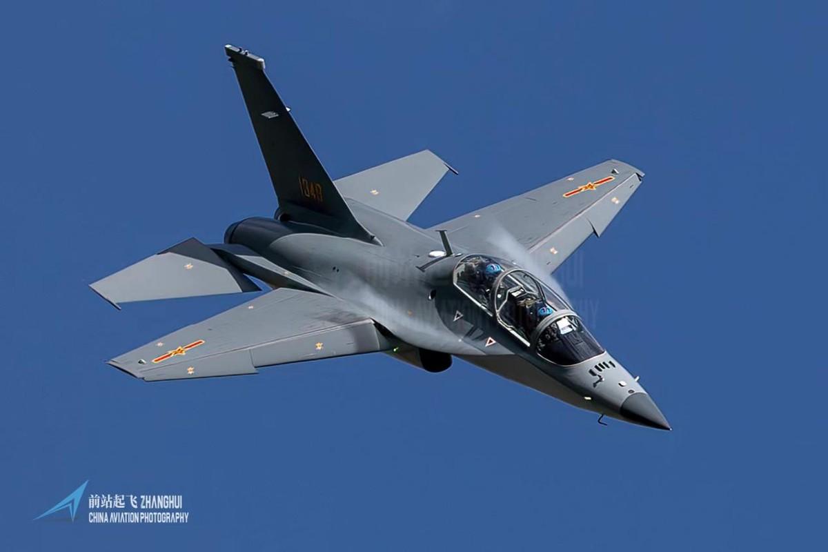 要抢大陆的订单?台在巴黎航展展示勇鹰高教机,l15胜券在握