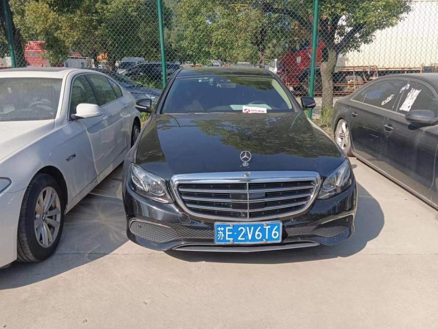 江苏省苏州市一辆奔驰牌小型轿车将以23万起拍