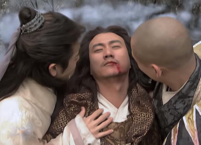 阿朱死后,乔峰面对阿紫的一片痴情,真的会无动于衷吗?