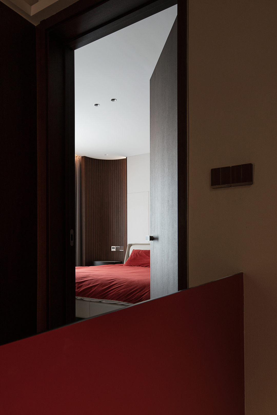 暗黑系,超现实主义现代风格,台式港式风格