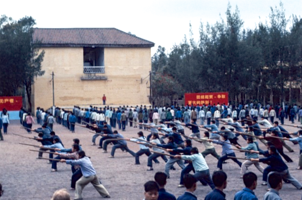 老照片:七十年代初的广州,六十一中的校园生活