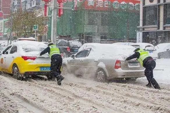 给东北人整不会了的大雪,是什么样的?