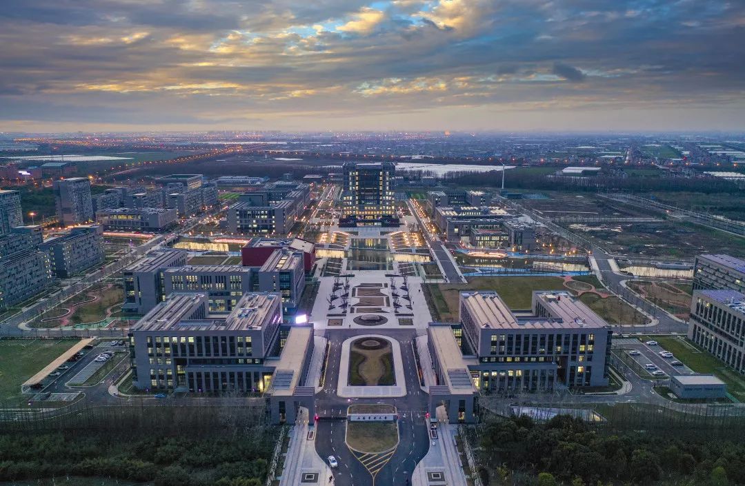 2004-2022,上海的临港大学城18岁了!