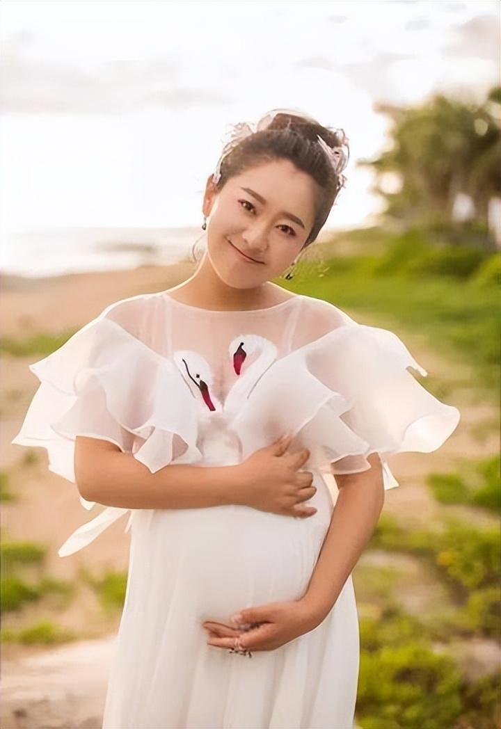 月亮姐姐王淏39岁高龄生子被富商丈夫宠成宝成人生赢家