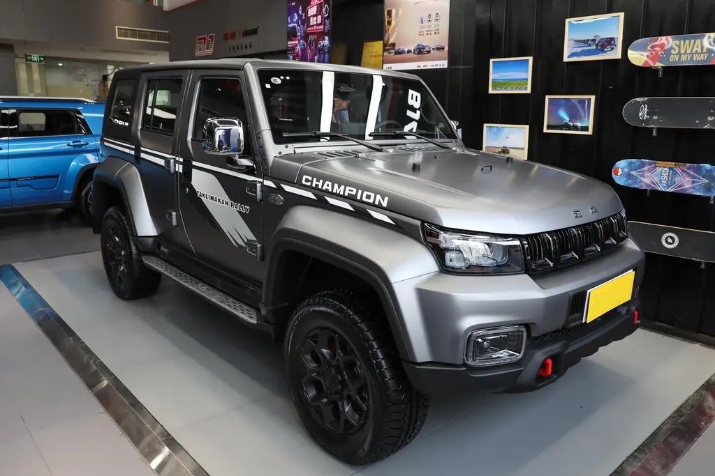 实拍22款北京bj40环塔冠军版,售价20.99万,综合实力到底如何?