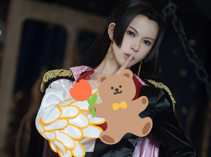 看惯了熊祁的男装cos,等待许久的女装终于来了,这女帝我可以