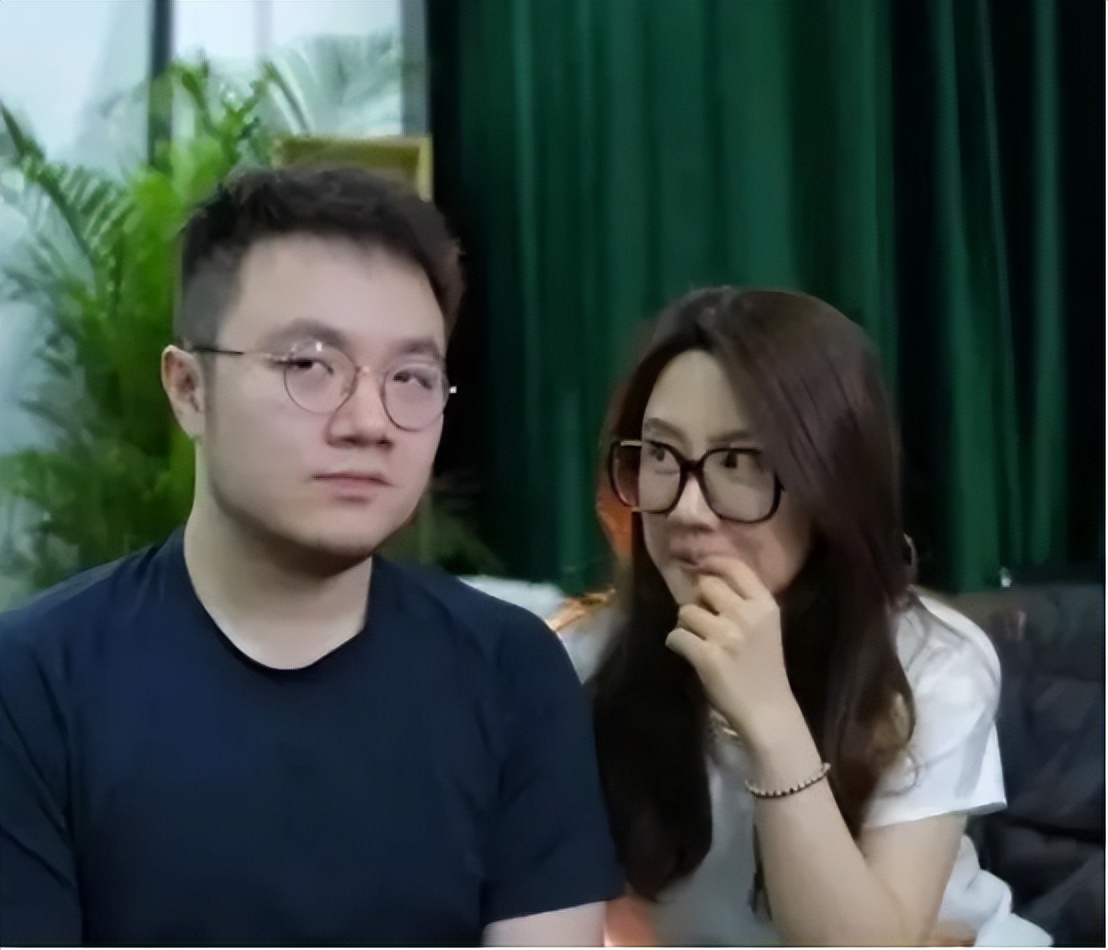 宋丹丹儿媳博谷:嫁小七岁巴图生两子,与婆婆当"姐们"幸福美满