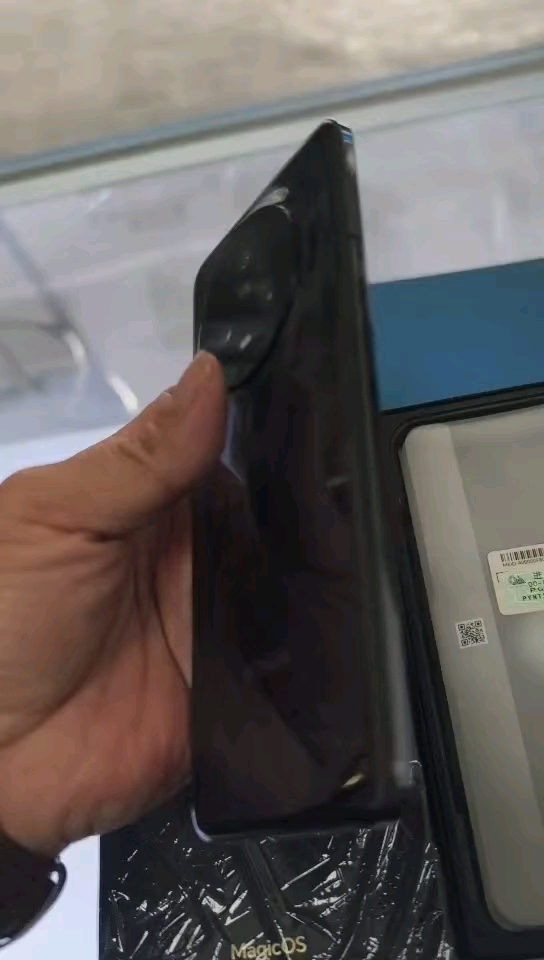 荣耀magic5 12 256演示机全套齐全 2650元私聊