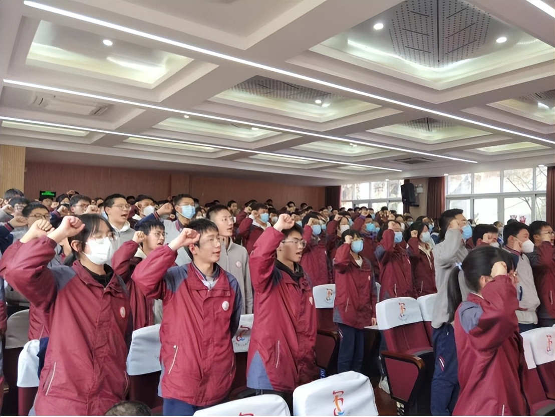 冲刺中考,顶峰相见 成都二仙桥学校举行九年级百日誓师大会
