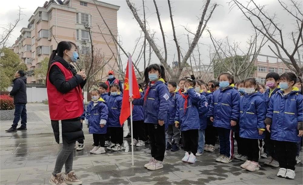 扬州市江都区仙女镇双沟小学开展清明祭扫暨春季游学活动