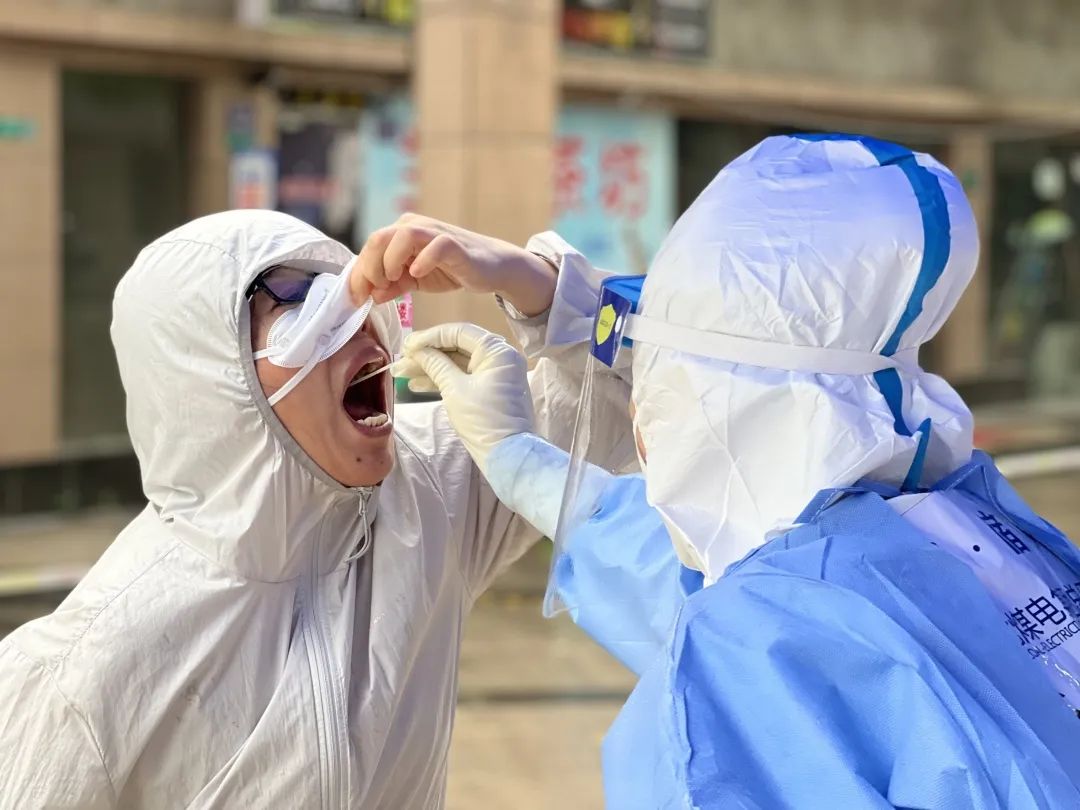直击杨浦三区核酸筛查现场
