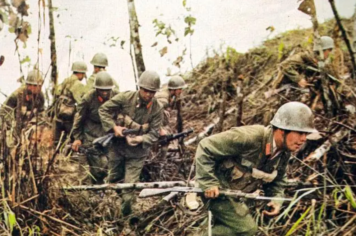 前线战士在对越反击战中,都爱抽什么烟?女兵抽烟是为了"帮忙"