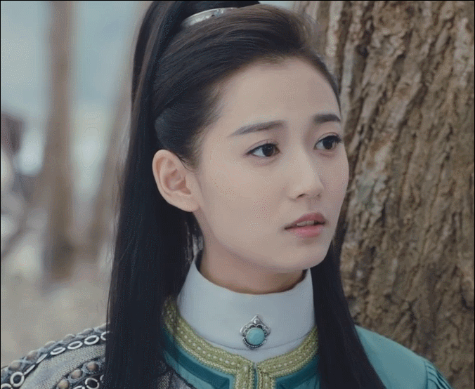 当时很多人预测,她将是90后女演员中一骑绝尘的存在.