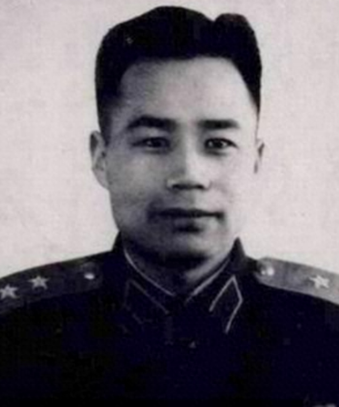 2004年一老人逝世王近山子女参加告别仪式人们才知其特殊身份