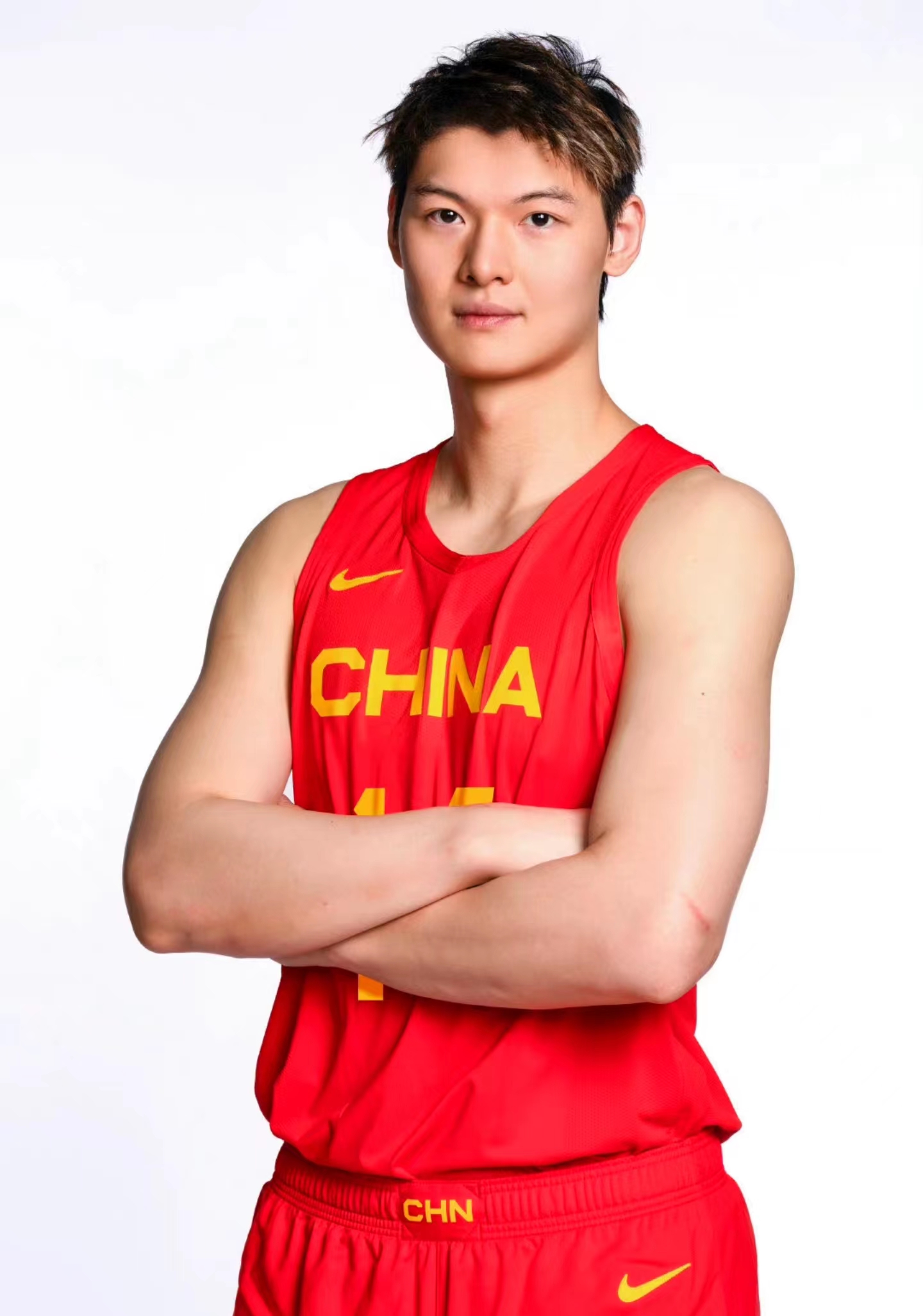 郭艾伦赵睿胡明轩领衔中国男篮定妆照出炉cctv5现场直播