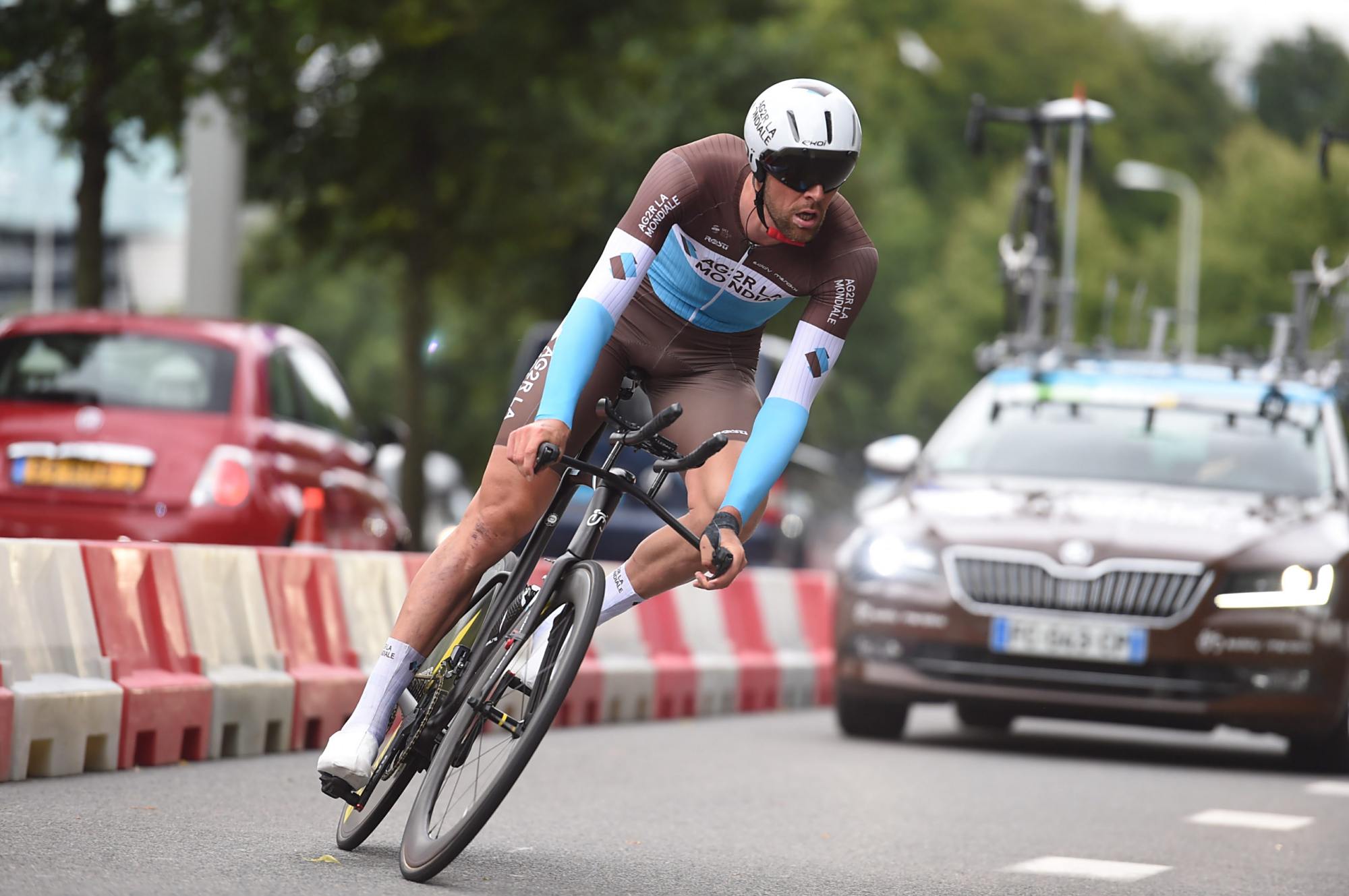 为什么专业自行车手都会刮腿毛,会让他们更快吗?