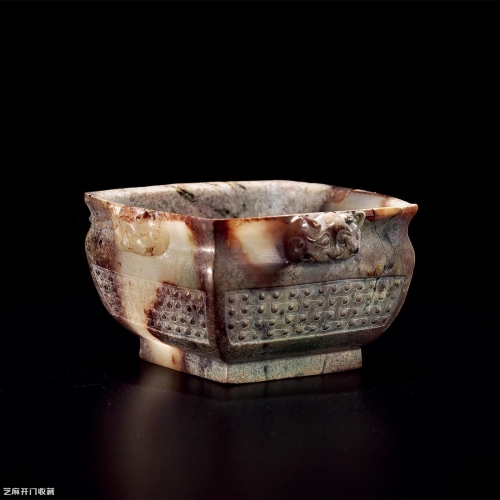 春秋双龙头玉璜,估价800000元,成交价920400元