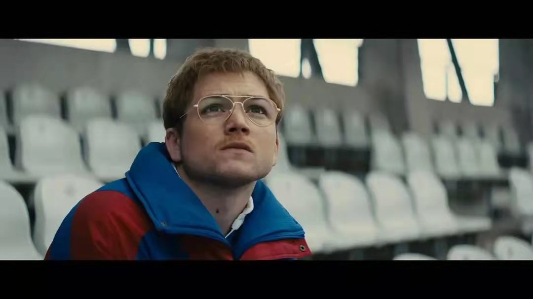 "狼叔"休·杰克曼的反套路奥运电影《飞鹰艾迪》,让人笑中带泪