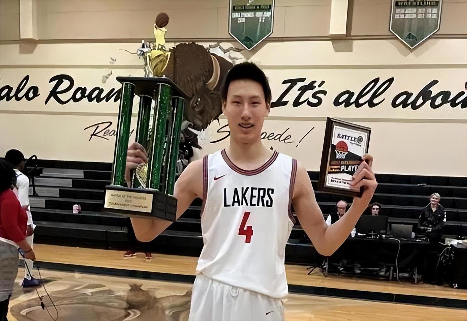 郇斯楠:篮球场上的全能选手,未来篮球巨星!