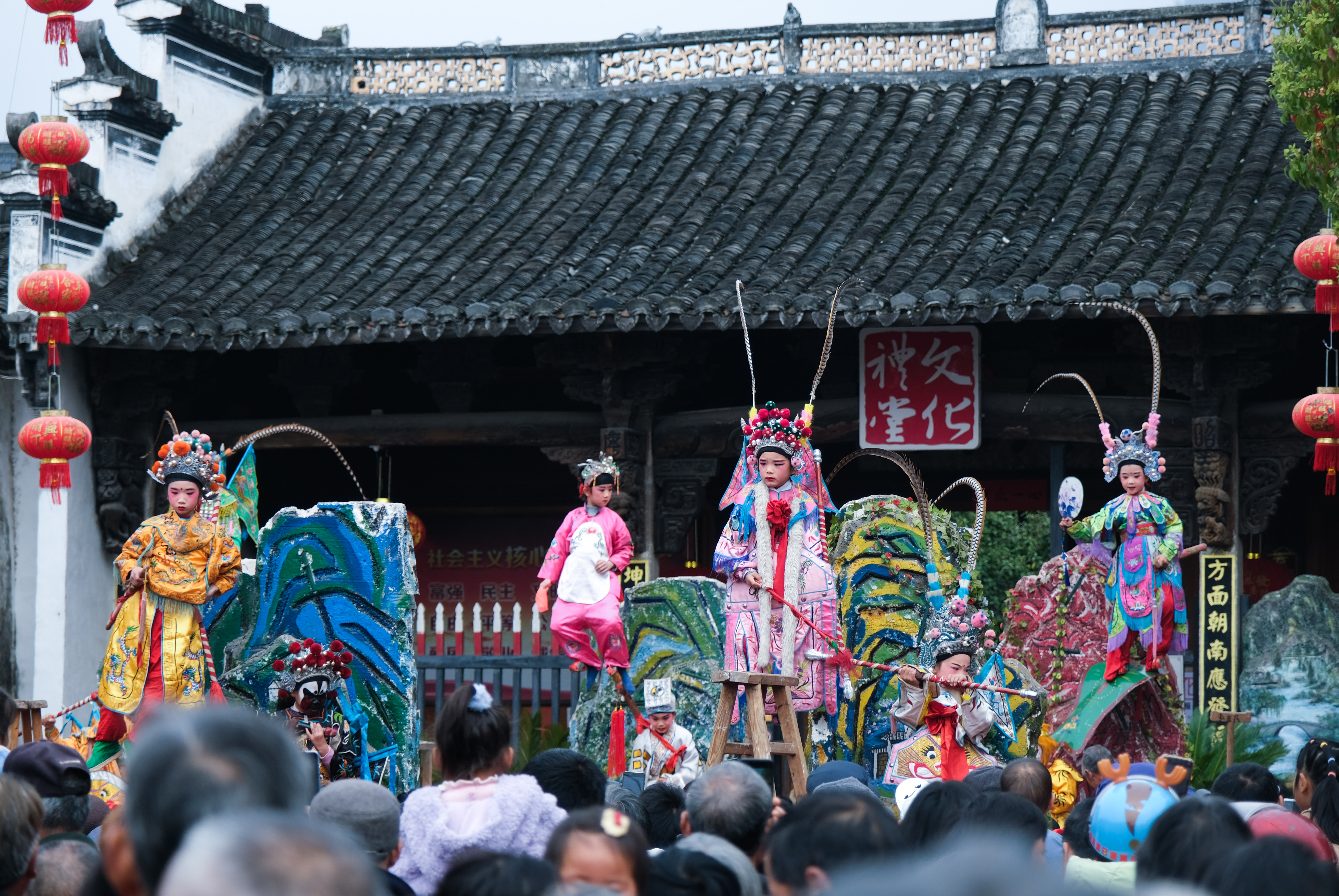 美丽乡村迎来非遗"抬阁"展演(3)
