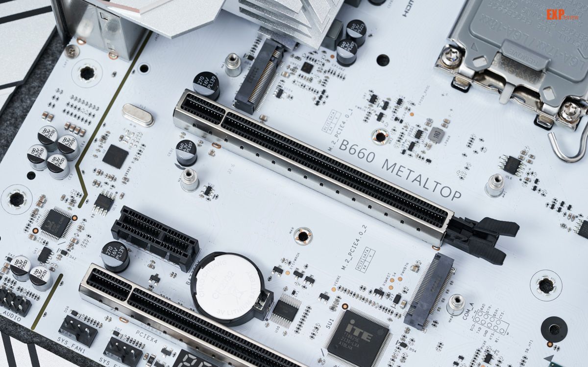 影驰b660金属大师d4 wi-fi白金版图赏,少有的白色pcb主板