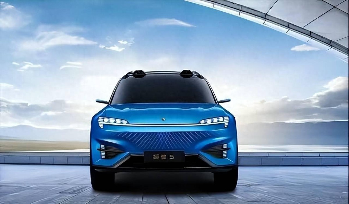 近日,据了解,恒驰汽车启动限时优惠政策,购买恒驰5的话,交定金1万可抵