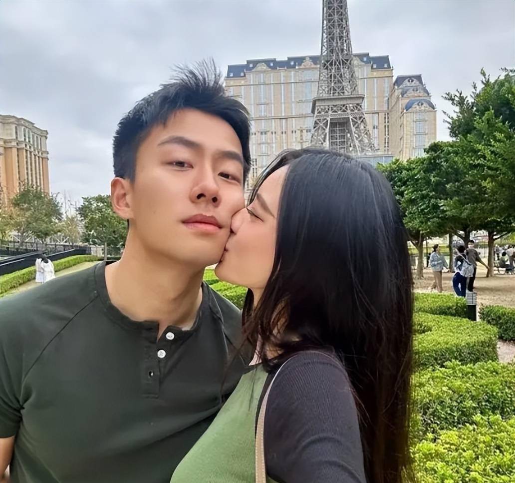 瑜伽裤登山,范志毅女儿恋情曝光,男方帅气强壮,被要求上海买房