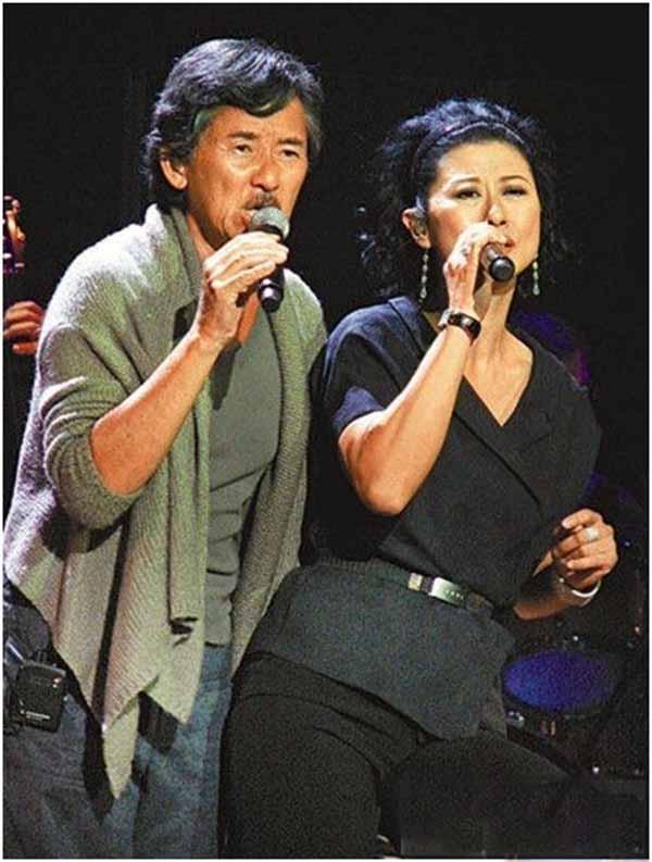 回顾:抢恩师丈夫,受林子祥力捧,打破梅艳芳不败地位,60岁唱功惊人