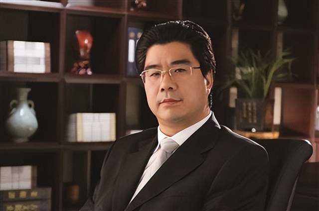 浙江金华东阳富豪胡季强,历经40年成为行业先驱,如今身价54亿