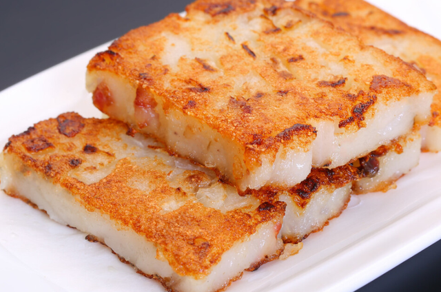 香煎芋头糕,香死了,香甜软糯,粉粉滑滑,全家老少都爱吃