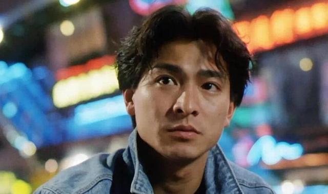 刘德华出席《无间道》20周年庆典!皮衣配大背头,风采不减当年