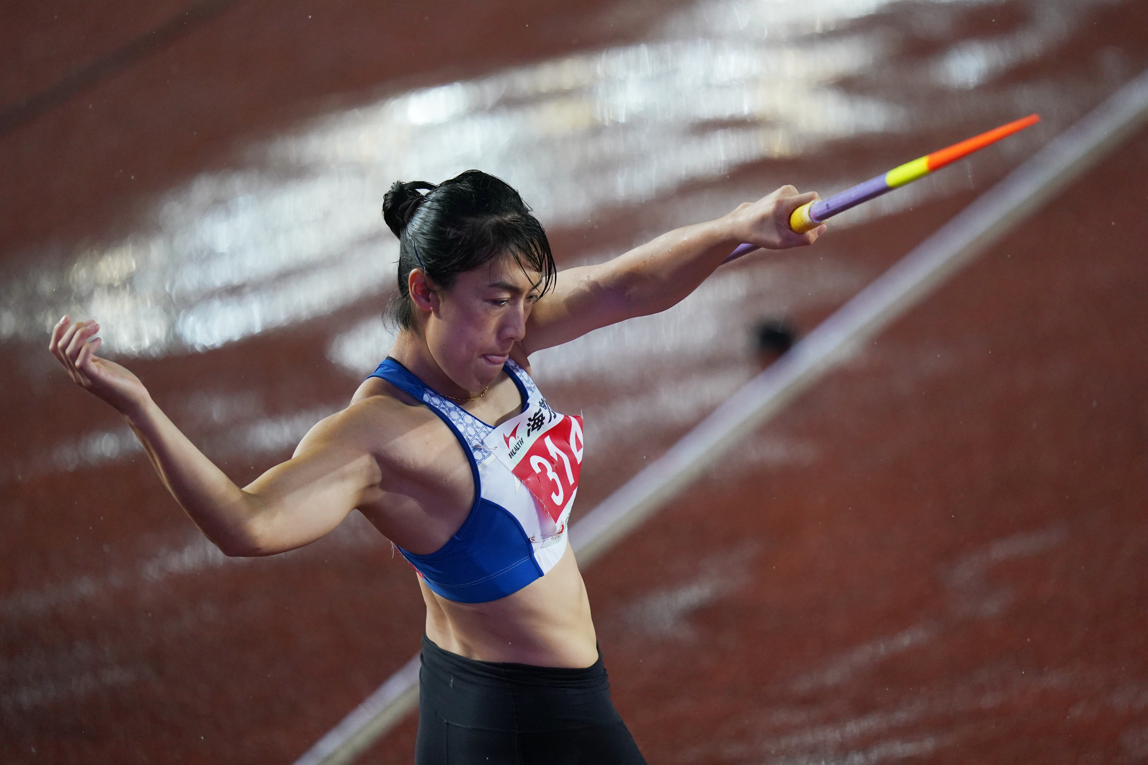 田径——全国冠军赛:吕会会获得女子标枪冠军