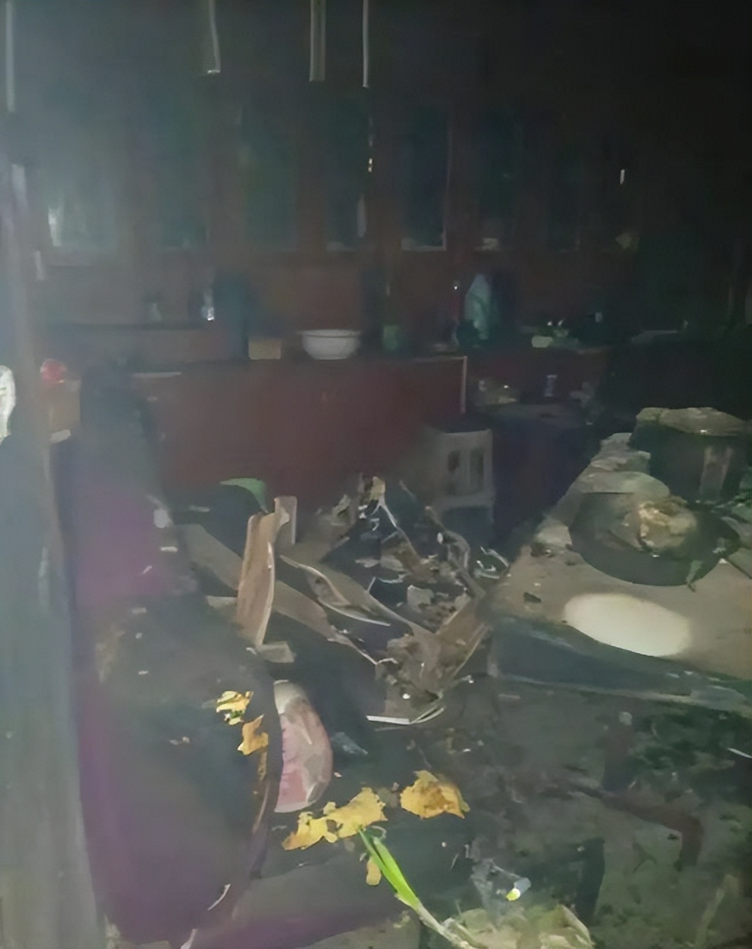 回顾:藏族网红拉姆,直播中被前夫泼汽油烧死,惨叫声曾持续1小时