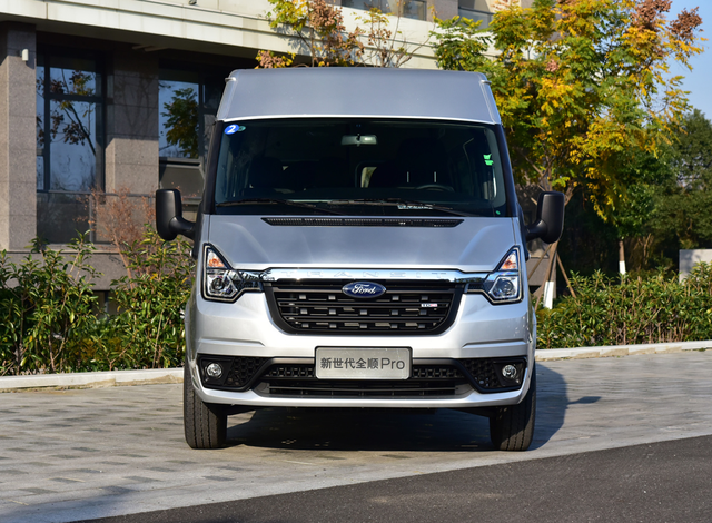 福特又一"硬菜",起步就是7座,2.2t柴油 自动挡,19.68万元起