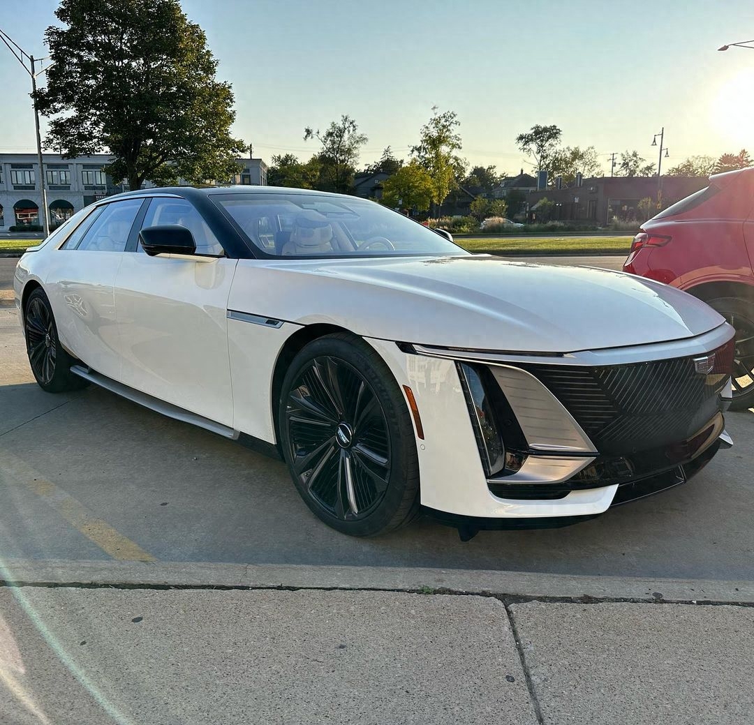 全新凯迪拉克celestiq海外街拍 奢华的感觉