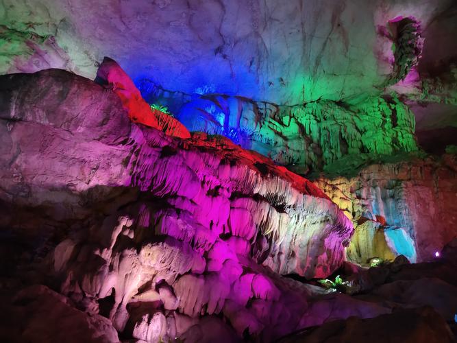 景德镇必去景点:洪岩仙境