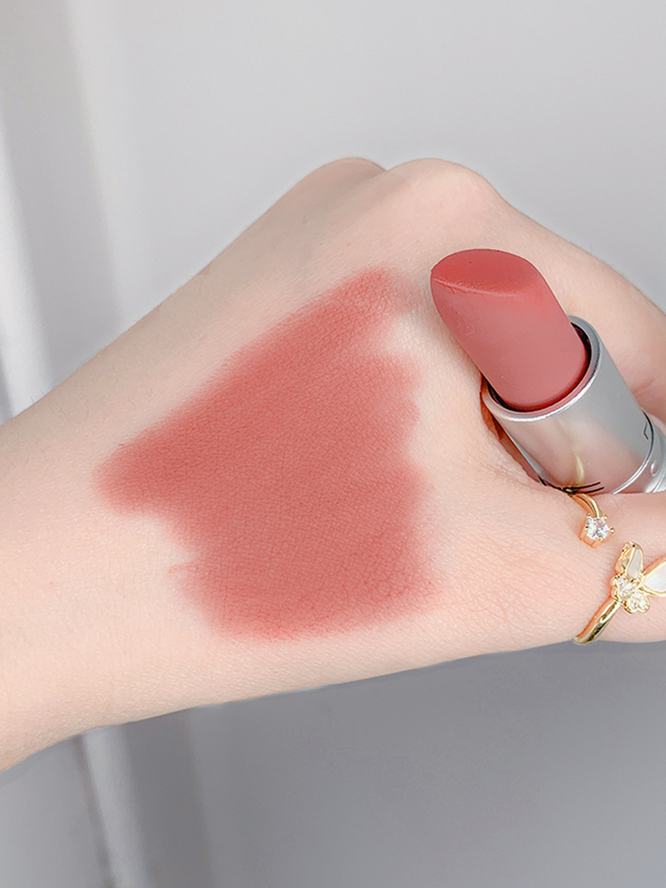 mac921棕糖蜜桃烤杏色奶茶色 磨砂系列都是来抢的啊  甜淡软糯奶茶色