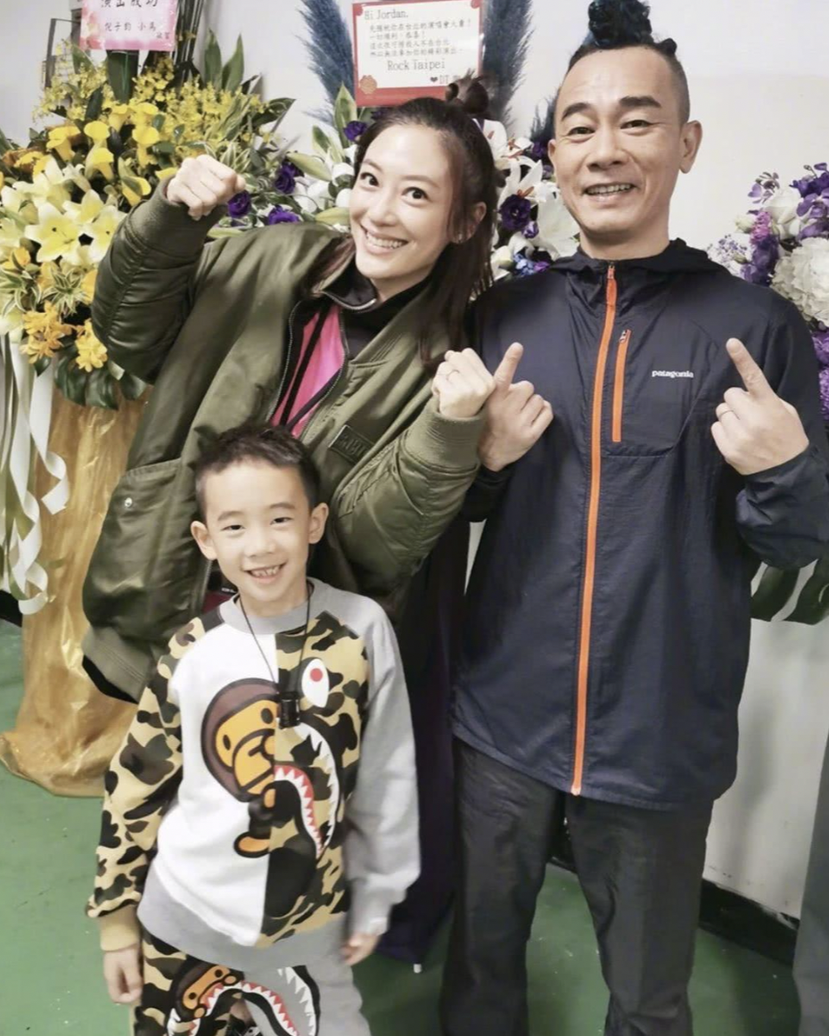 陈小春儿子jasper介绍学校,大秀流利普通话,曾被妈妈逼着学中文