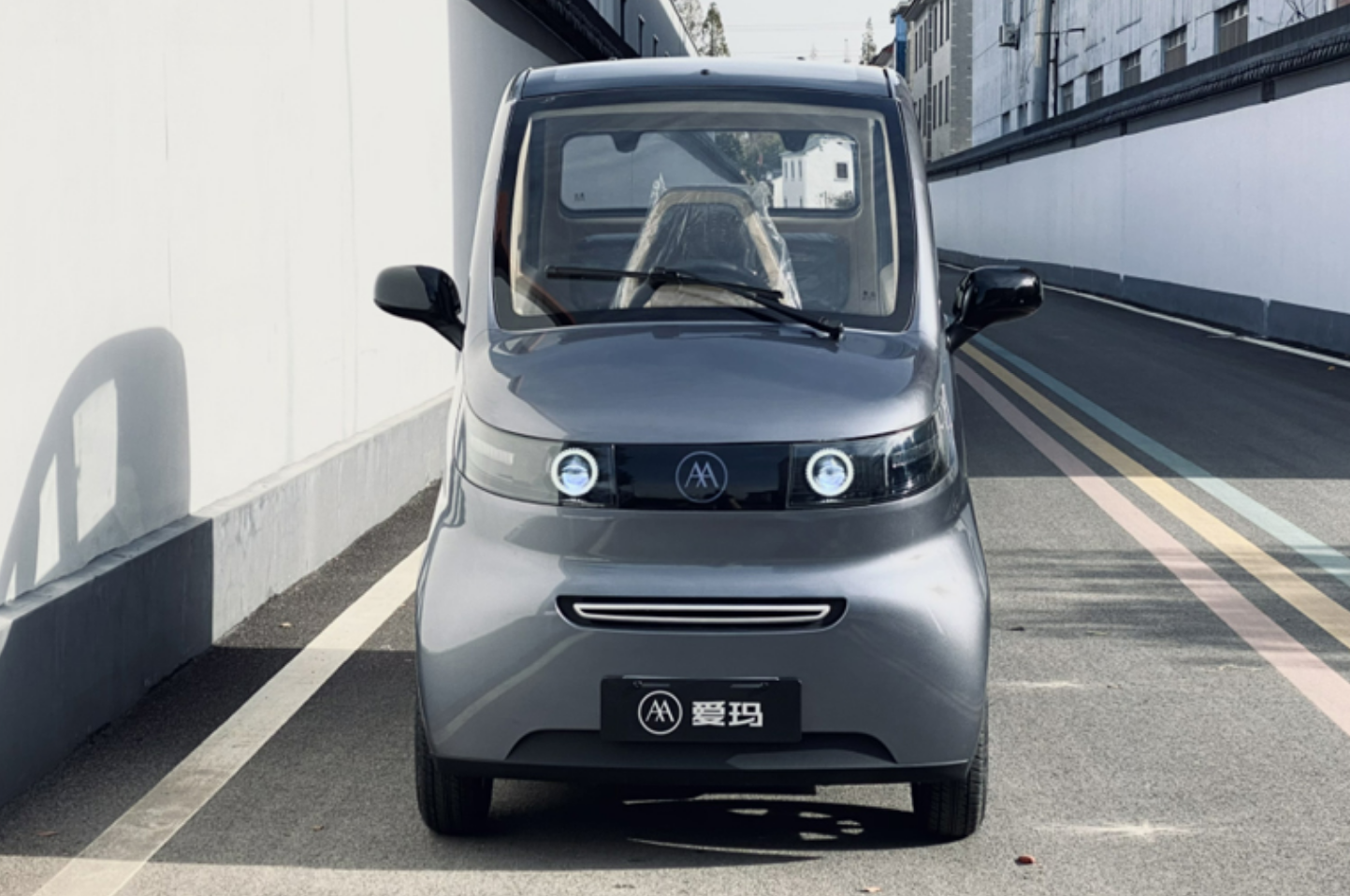 爱玛四轮电动小车实拍,1 2座椅带天窗,续航140km,适合买菜接娃