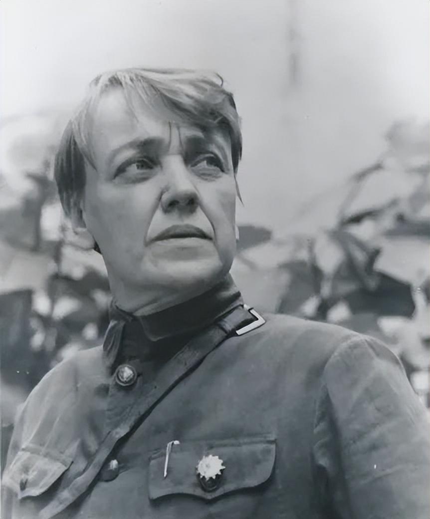 《艾格尼丝·史沫特莱展》之五