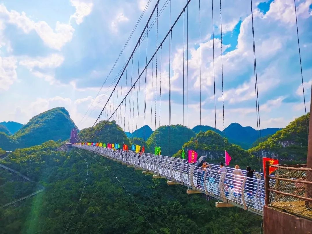 长顺神泉谷,诗和远方这里都有:赏花,露营,穿林