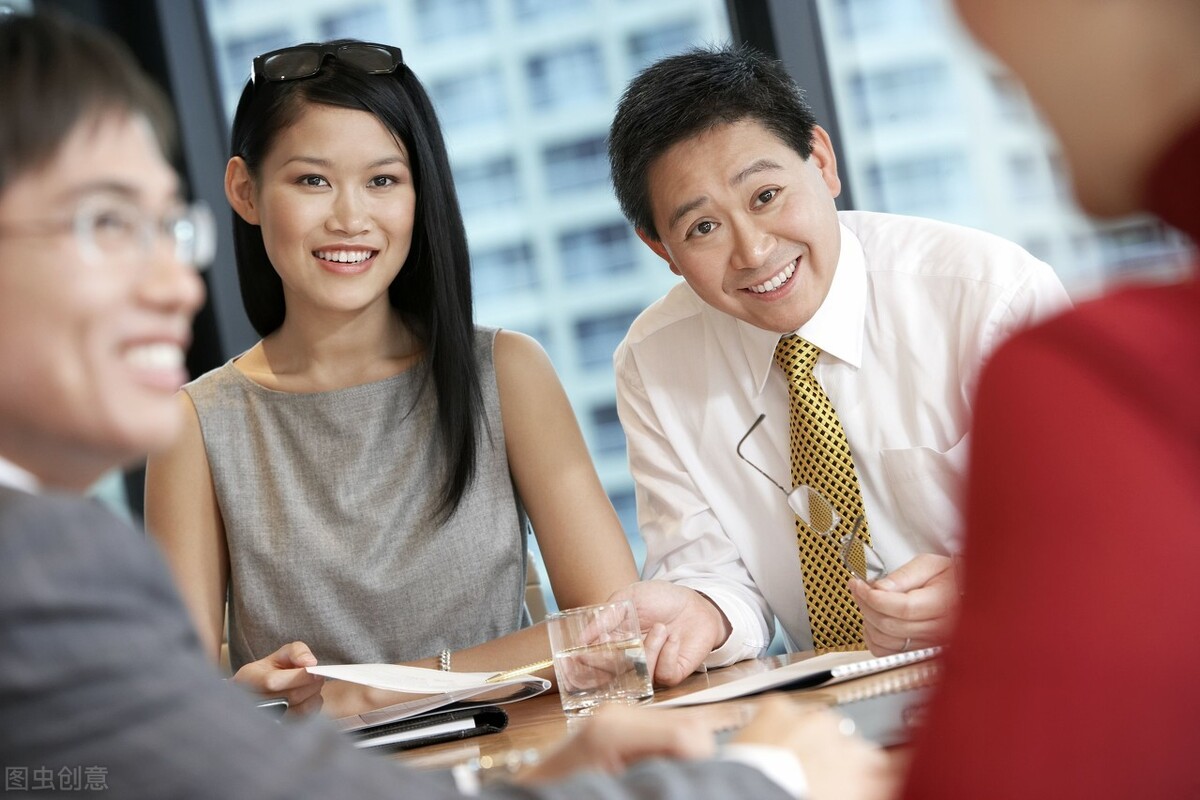 人际交往的3句"客套话",低情商的信以为真,高情商的懂意思