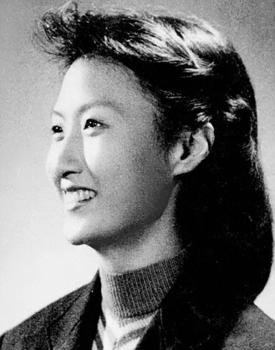 黄宗英:一生4段婚姻,17岁成寡妇,68岁再当新娘,活成了传奇