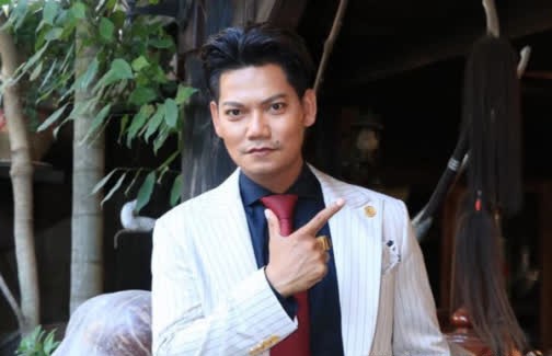 柬埔寨知名男歌手获"勋爵"称号,网友:还唱歌不?