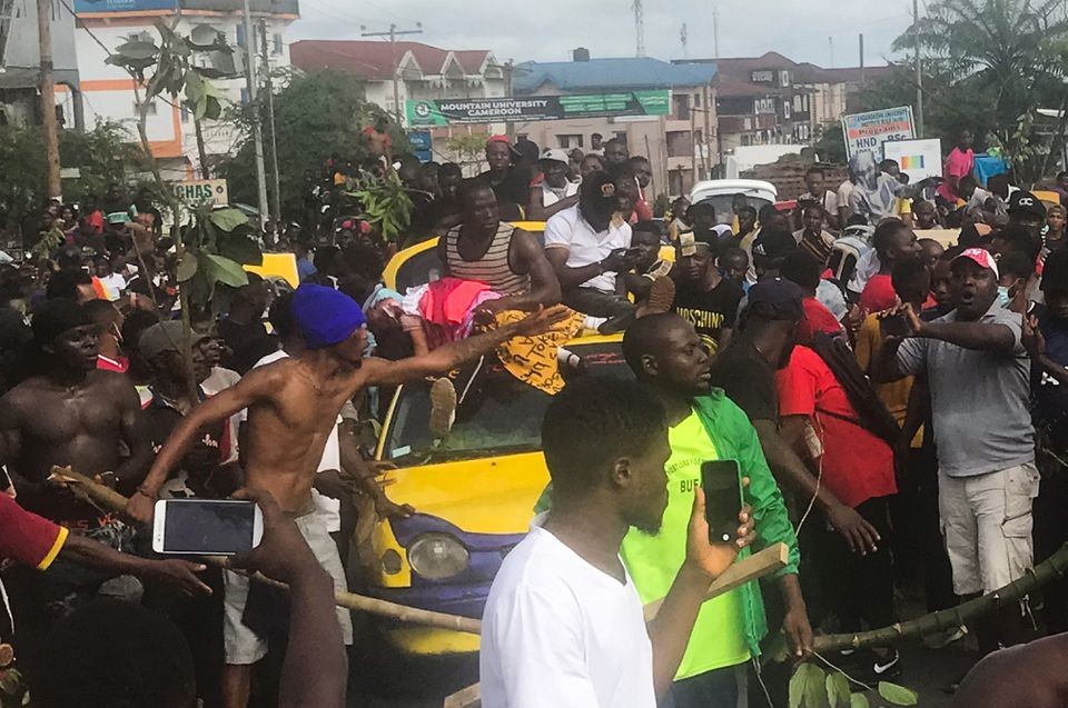 喀麦隆:警察枪杀小女孩,500名路人暴动,将警察活活打死