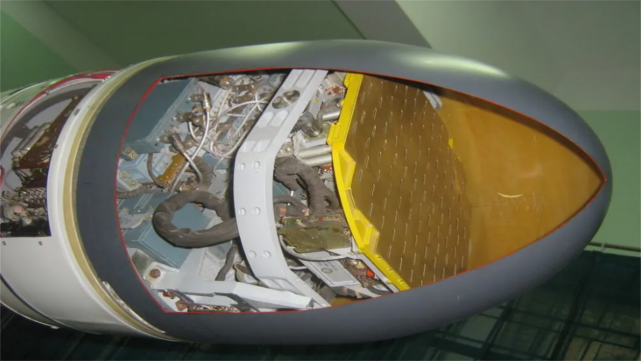 中国高超音速导弹装红外导引头,上千公里打轰炸机,彻底领先美国