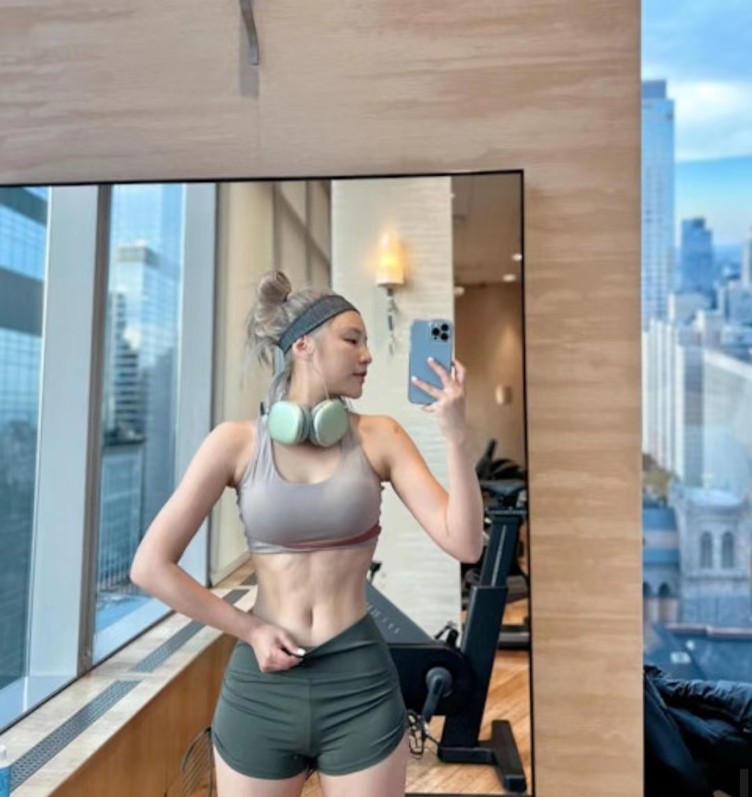 自认保守!蔚雨芯曝因太多亲热戏曾与导演有争论,现实却爱晒身材