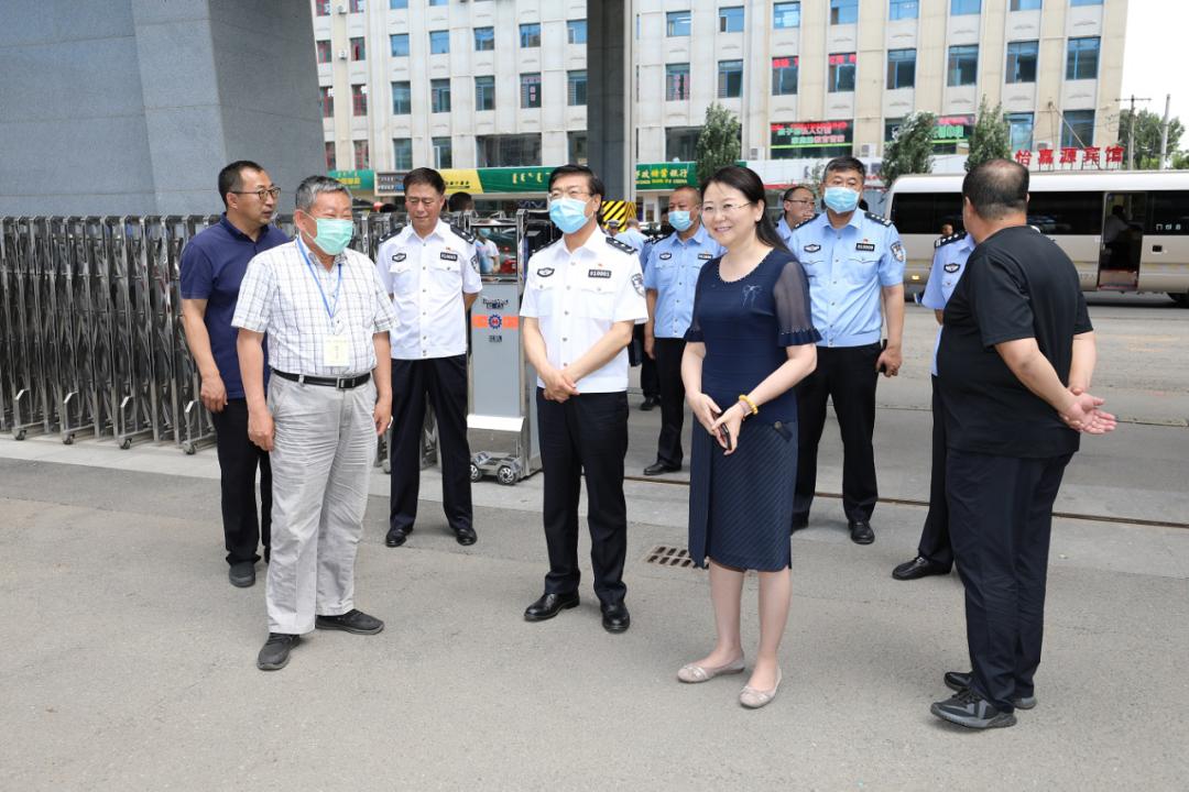 傅彬副市长检查指导高考安保工作